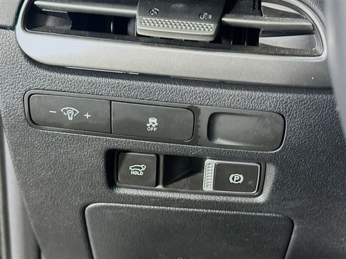 Used 2025 Hyundai Palisade SEL FWD image 17