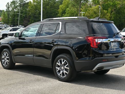 Used 2023 GMC Acadia SLT w/ Preferred Package image 13