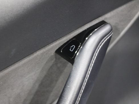 Used 2021 Tesla Model Y Performance AWD/4WD image 8