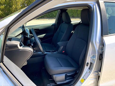 Used 2025 Toyota Corolla LE FWD image 10