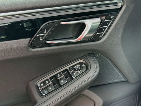 New 2025 Porsche Macan image 14