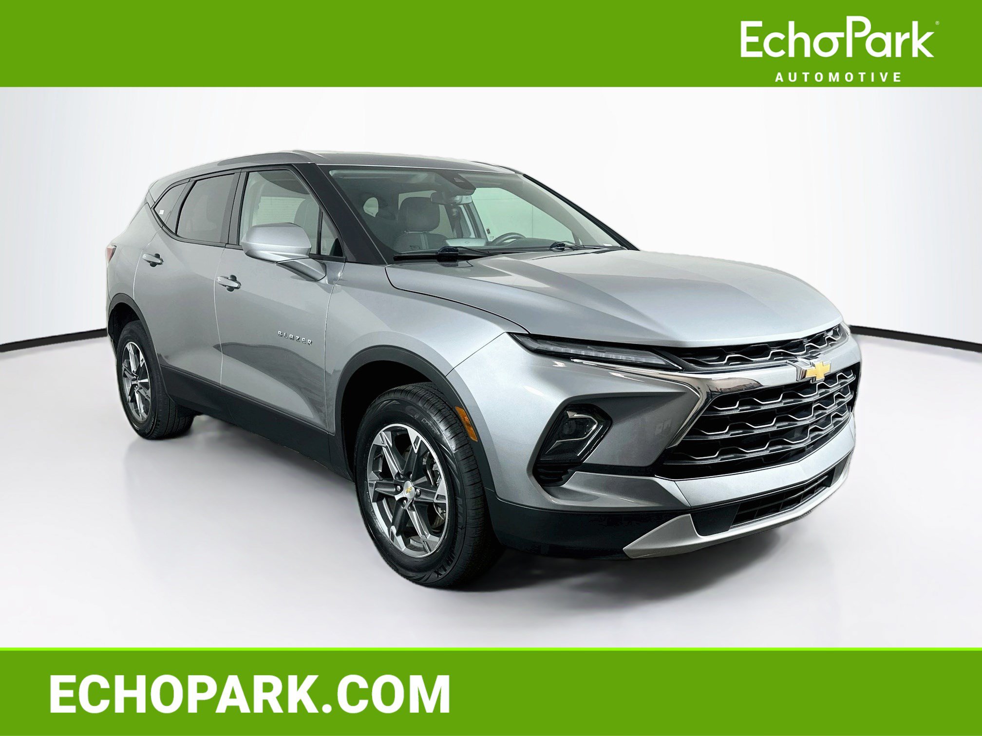 Used 2025 Chevrolet Blazer LT FWD image 1