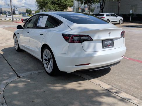 Used 2021 Tesla Model 3 Standard Range Plus RWD image 8