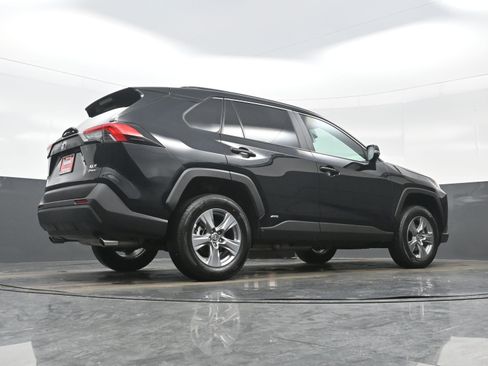 Used 2025 Toyota RAV4 XLE w/ Convenience Package image 33