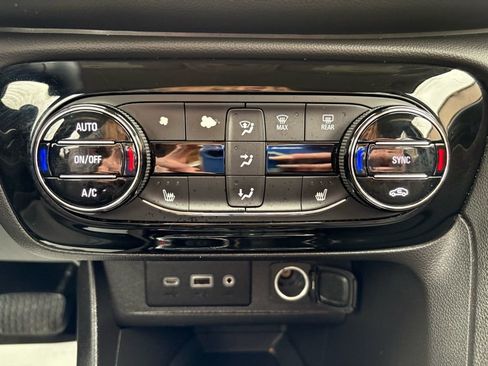 Used 2021 Buick Encore GX Select w/ Sport Touring Package image 35