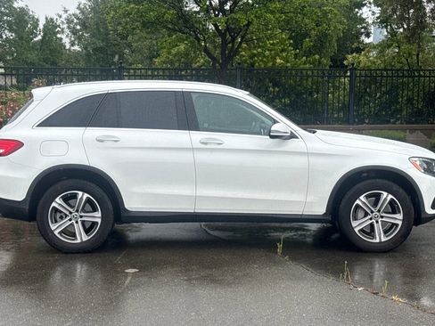 Used 2019 Mercedes-Benz GLC 300 4MATIC image 3