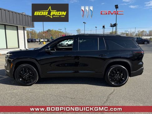 Used 2026 Chevrolet Traverse LT w/ Midnight/Sport Edition AWD/4WD image 2