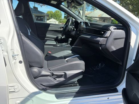 Used 2025 Toyota Camry SE FWD image 28