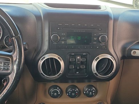 Used 2013 Jeep Wrangler Unlimited Sahara w/ Trailer Tow Group AWD/4WD image 10