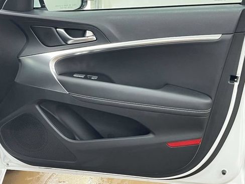Used 2025 Genesis G70 2.5T AWD/4WD image 28