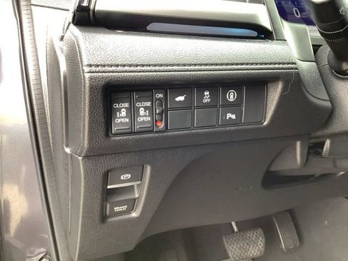 Used 2021 Honda Odyssey Touring image 29