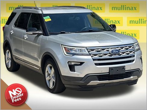 Used 2018 Ford Explorer XLT w/ Equipment Group 202A FWD image 1