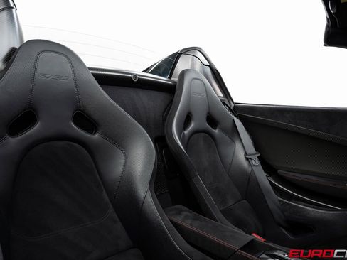 Used 2016 McLaren 675LT Spider image 45