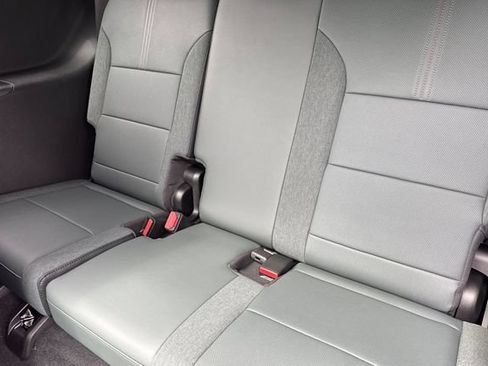 New 2026 GMC Acadia AT4 w/ Luxury Package AWD/4WD image 17