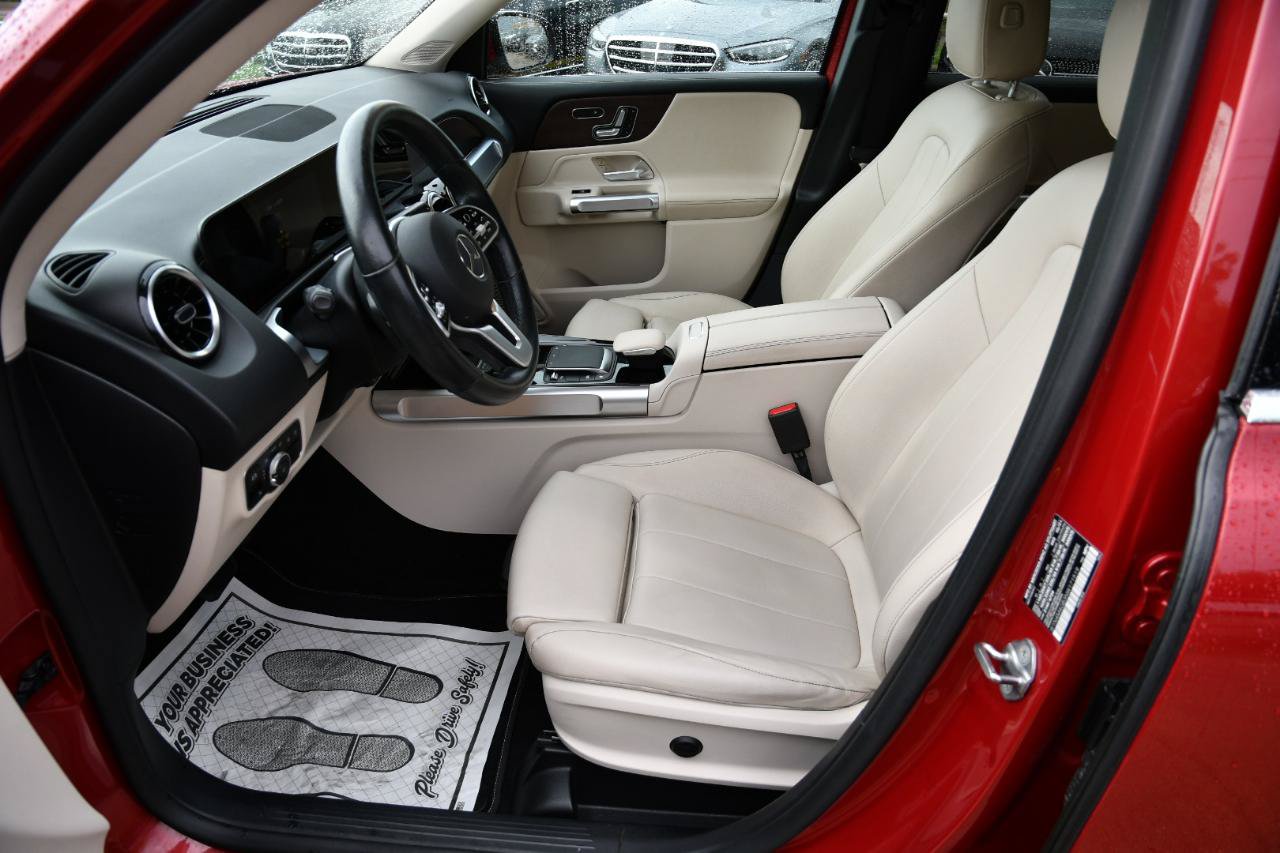 Used 2022 Mercedes-Benz GLB 250 w/ Premium Package image 31