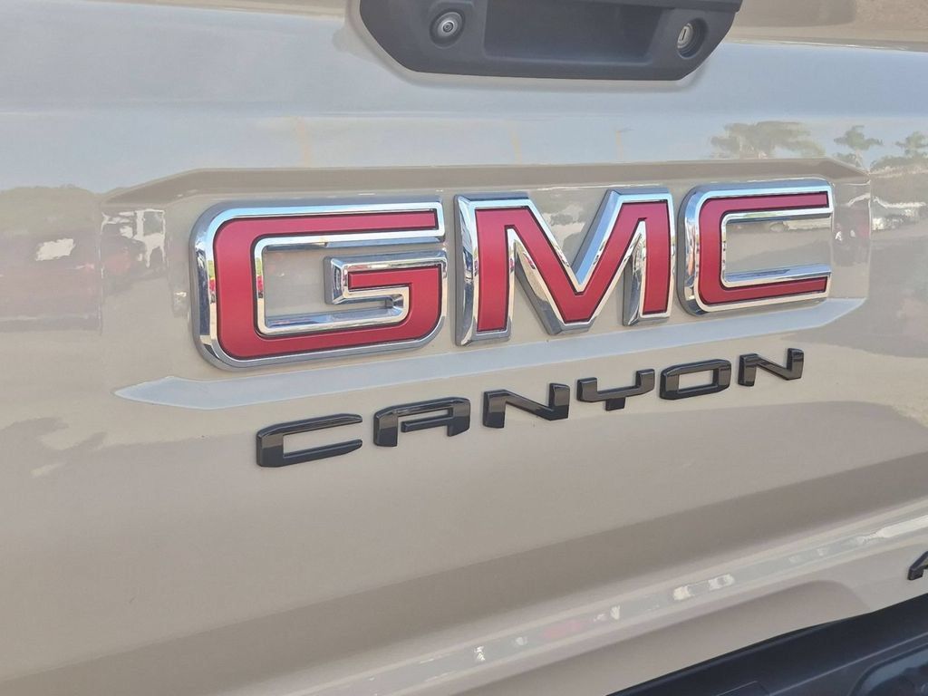 Used 2023 GMC Canyon AT4X w/ Edition 1 AWD/4WD image 33
