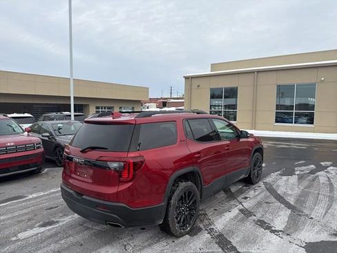 Used 2022 GMC Acadia SLE w/ Driver Convenience Package image 10