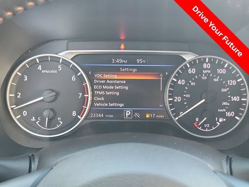 Certified 2025 Nissan Sentra SR w/ SR Premium Package FWD image 7