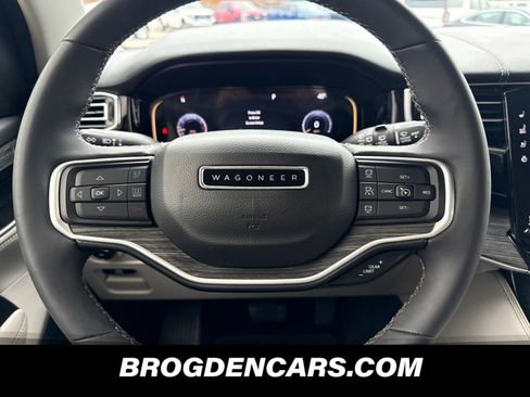 Used 2022 Jeep Wagoneer Series III w/ Convenience Group I image 4