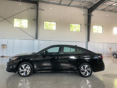 Used 2025 Subaru Legacy Premium w/ Popular Package #1 AWD/4WD image 4