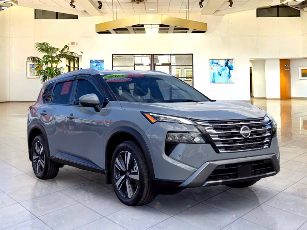 Certified 2024 Nissan Rogue SL w/ SL Premium Package FWD image 3