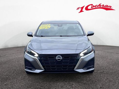 Used 2024 Nissan Altima 2.5 SV FWD image 12