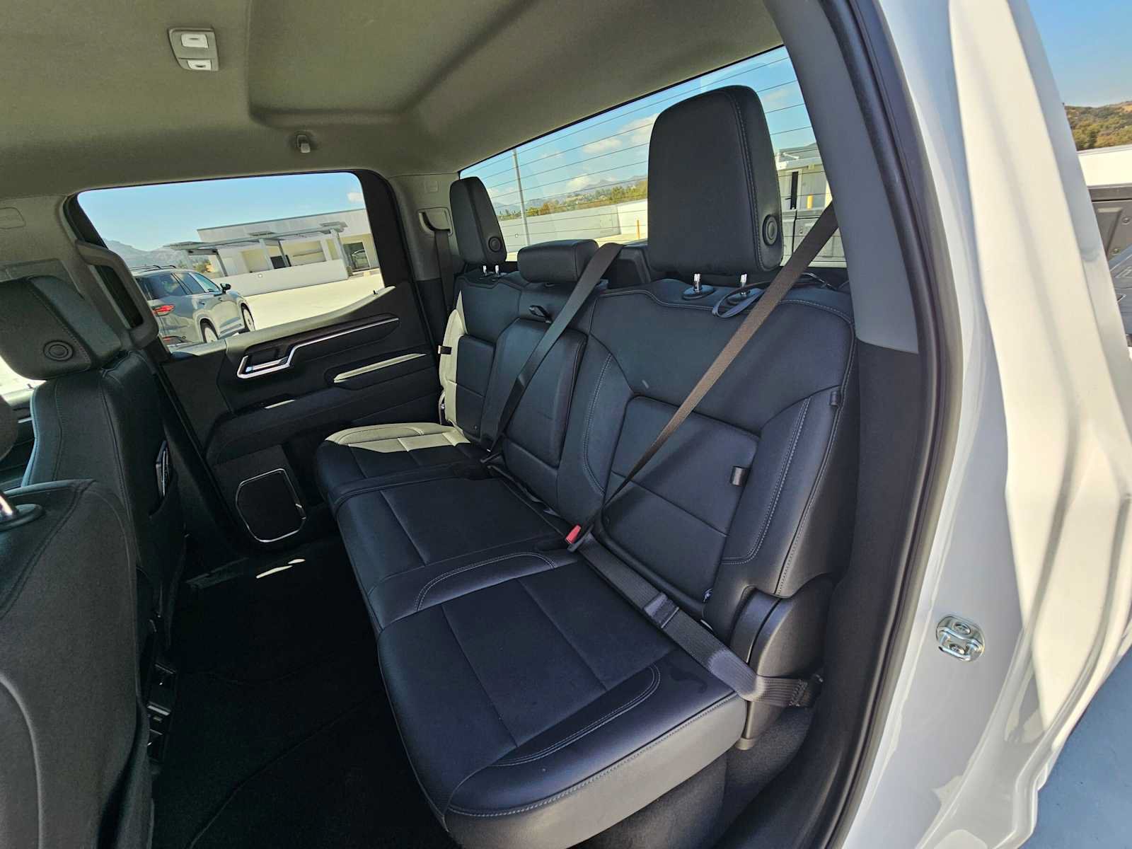 Used 2025 GMC Sierra 1500 SLT RWD image 17