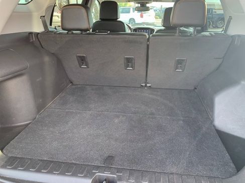 Used 2022 GMC Terrain AT4 image 7