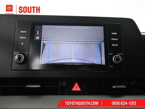 Used 2024 Kia Sportage LX image 17