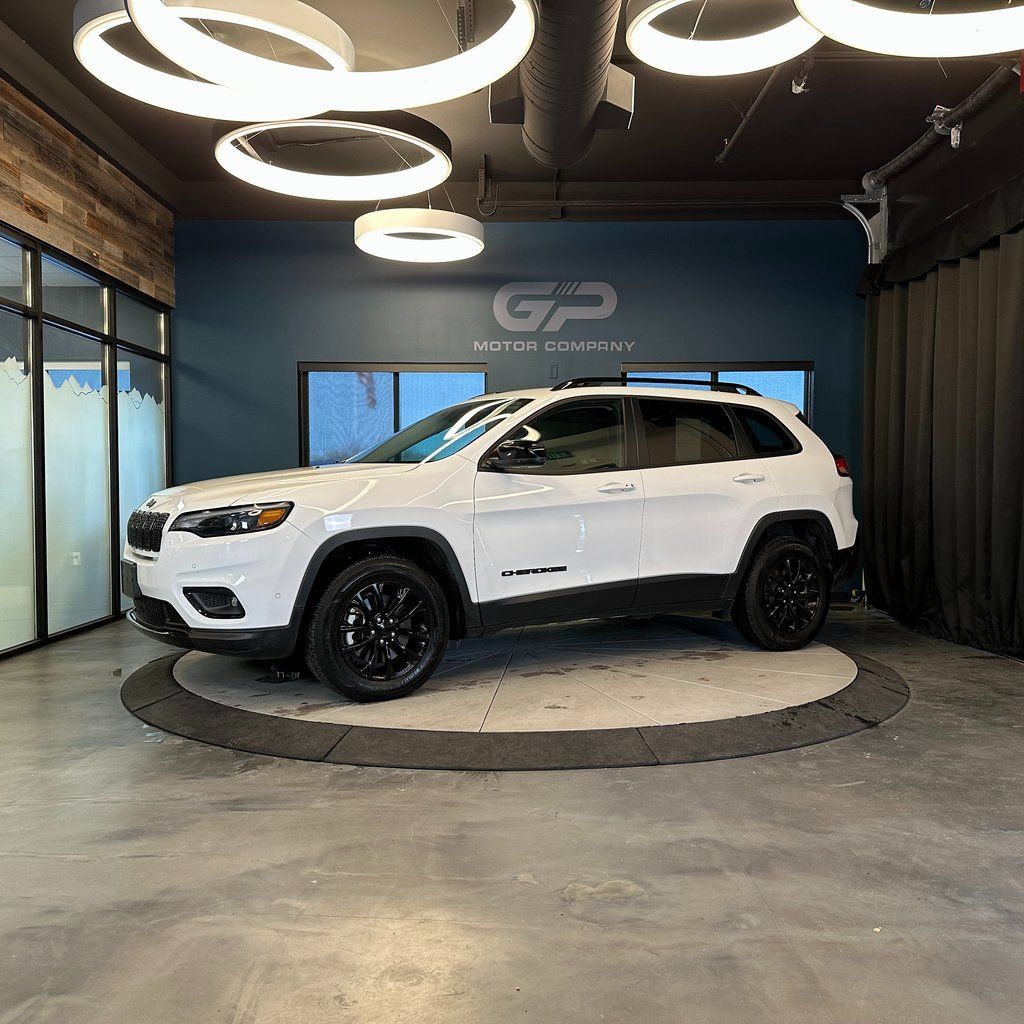 Used 2023 Jeep Cherokee Altitude Lux AWD/4WD image 7