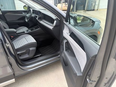 Used 2025 Volkswagen Tiguan S w/ 18" Wheel Package FWD image 22