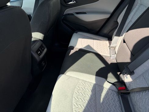 Used 2022 Chevrolet Equinox LS AWD/4WD image 10