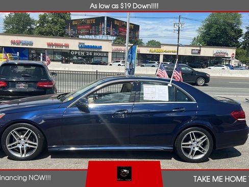 Used 2016 Mercedes-Benz E 350 4MATIC Sedan image 2