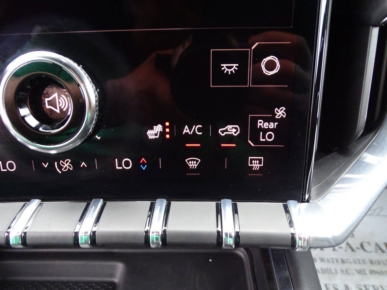 Used 2025 GMC Acadia AWD Elevation w/ Elevation Premium Package image 33