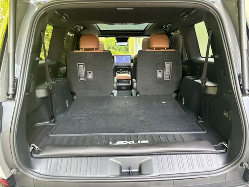 Used 2025 Lexus GX 550 w/ Accessory Package (2T) AWD/4WD image 41