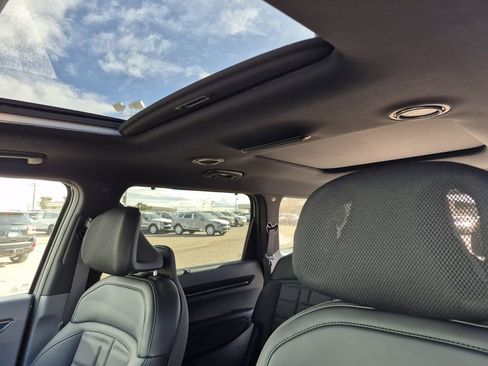 New 2026 Kia EV9 Land image 12