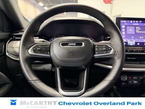 Used 2025 Jeep Compass Limited AWD/4WD image 12