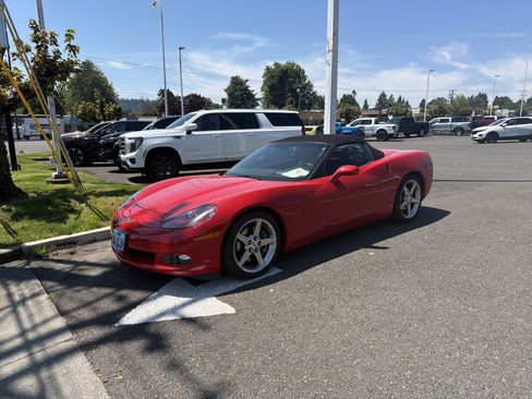 Used 2008 Chevrolet Corvette Convertible w/ Preferred Equipment Group RWD image 1