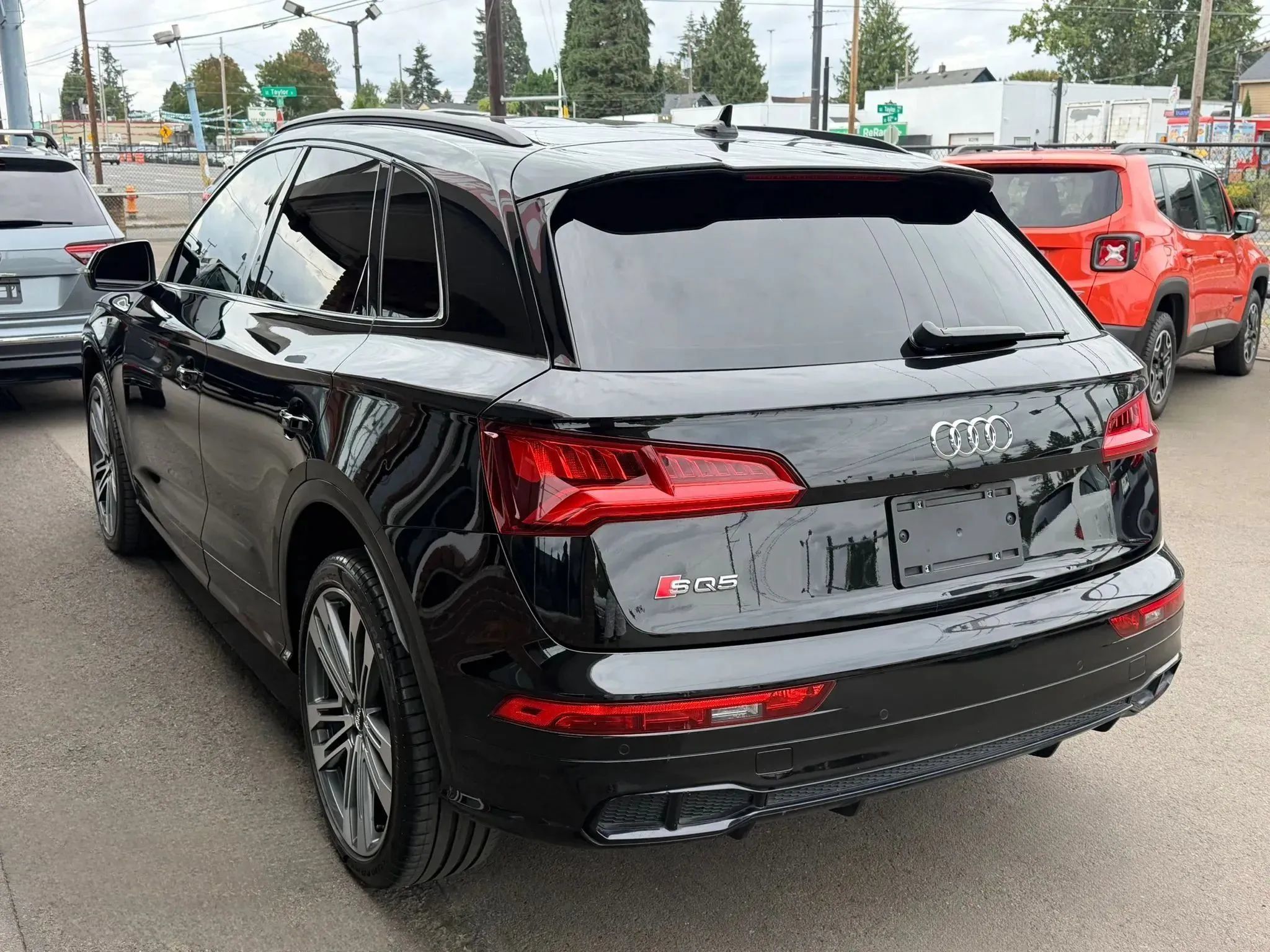 Used 2019 Audi SQ5 Premium Plus w/ Premium Plus Package AWD/4WD image 5
