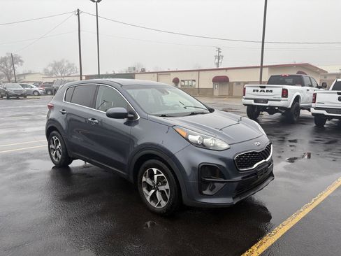 Used 2020 Kia Sportage LX FWD image 2