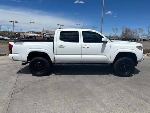 Used 2023 Toyota Tacoma SR AWD/4WD image 11