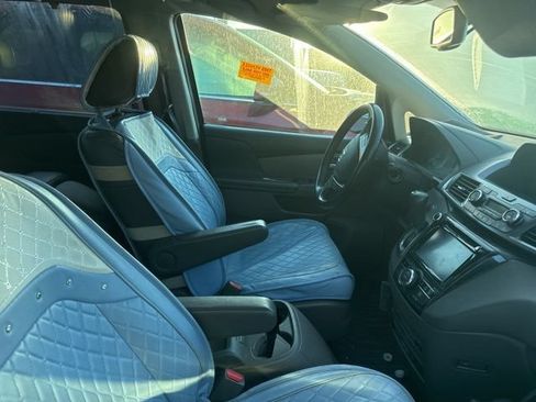 Used 2014 Honda Odyssey Touring image 4