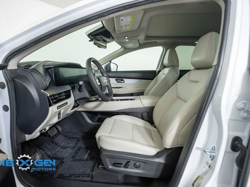 Used 2025 Nissan Murano SL AWD/4WD image 11