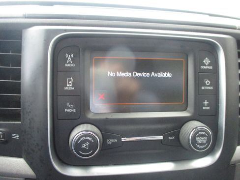 Used 2018 RAM 2500 Tradesman w/ Chrome Appearance Group image 19