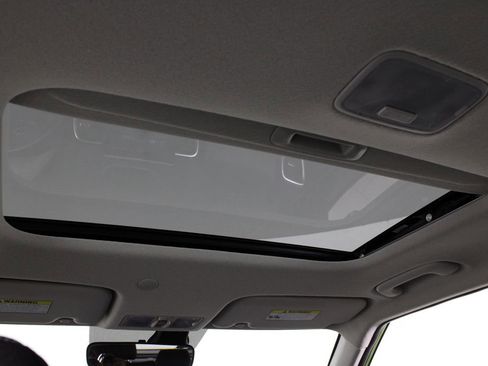 Certified 2024 Hyundai Venue SEL image 21