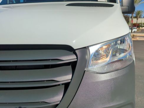 Used 2023 Mercedes-Benz Sprinter 2500 image 10