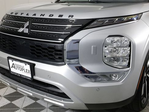 Used 2025 Mitsubishi Outlander SE AWD/4WD image 33