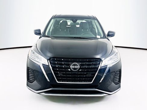 Used 2023 Nissan Kicks S image 2