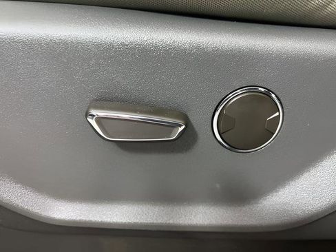 Used 2018 Ford Expedition Max XLT image 28