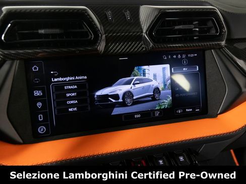 Used 2025 Lamborghini Urus SE image 21